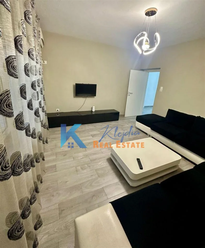 Tirane, jap me qera apartament 2+1+Ballkon Kati 4, 72 m² 550 € (Ali Dem, afer shkolles 1 Maji)