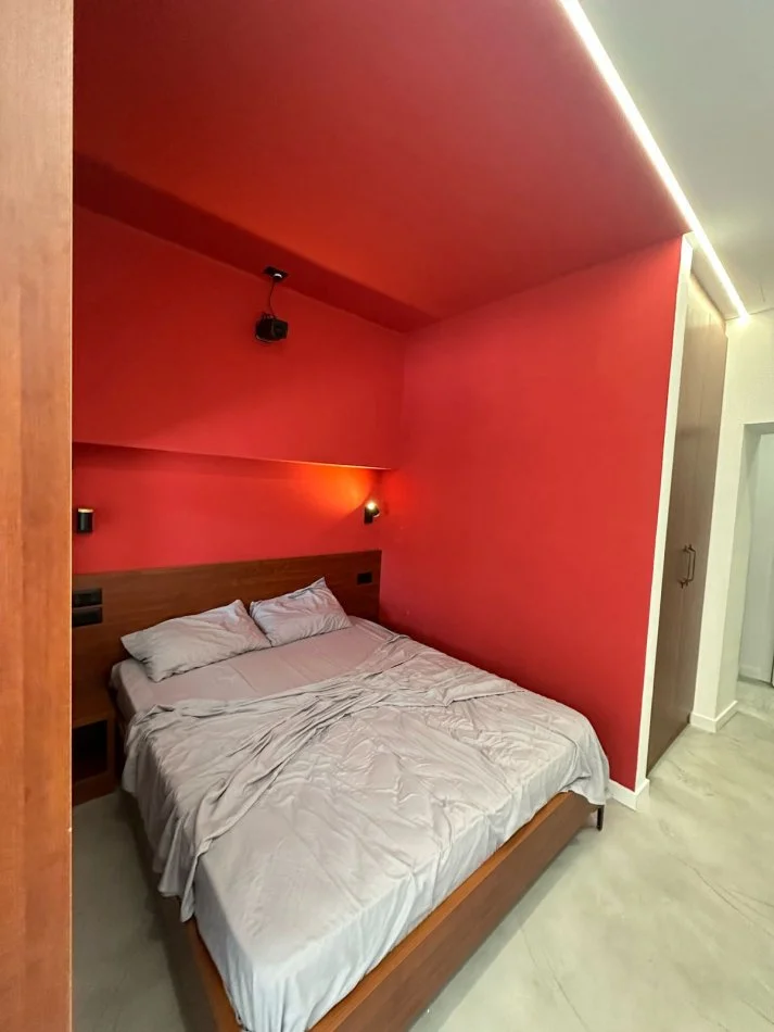 Tirane, jepet me qera apartament 1+1 Kati 5, 35 m² (Shallvaret)