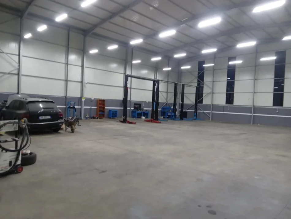 Shqiperi, jepet me qera magazine Kati 0, 550 m² 3.000 € (Rruga Industriale)