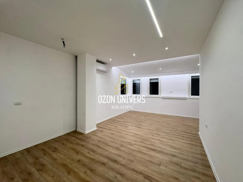 Tirane, shitet apartament 1+1+Ballkon Kati 5, 70 m² 165.000 € (Rruga Fortuzi, mbrapa shkollës Jeronim De Rada)