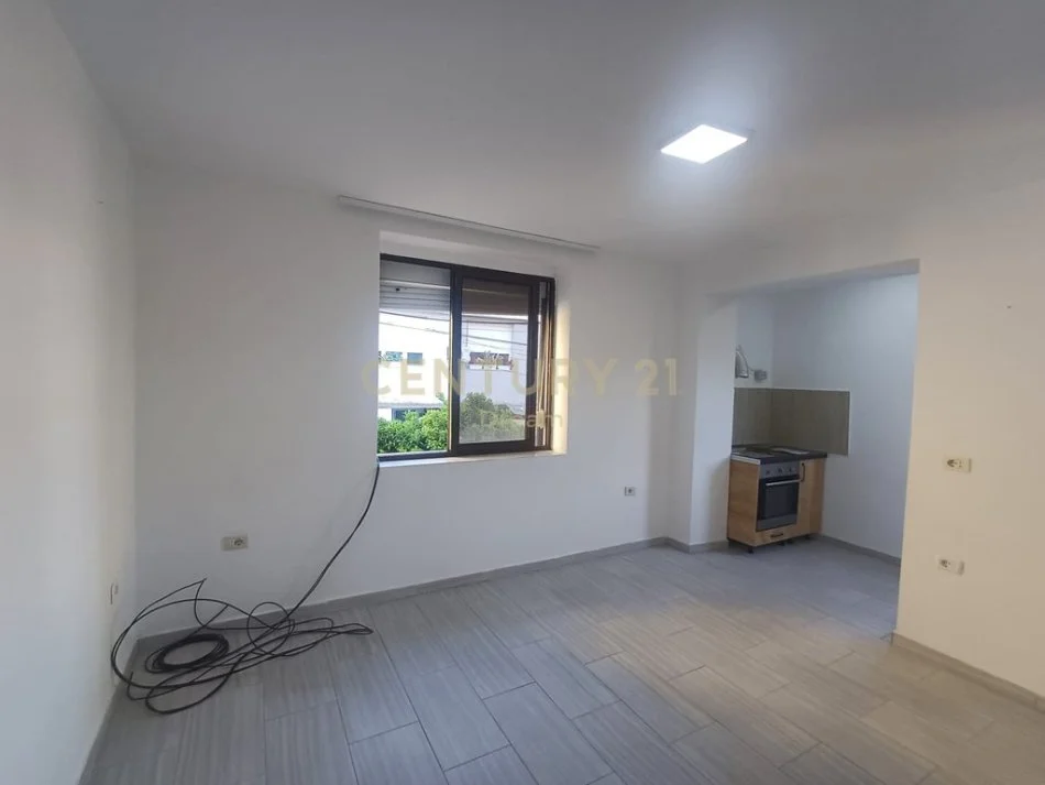 Tirane, shitet apartament 1+1 Kati 2, 47 m² 80.000 € (Tregu i Ri Elektrik)