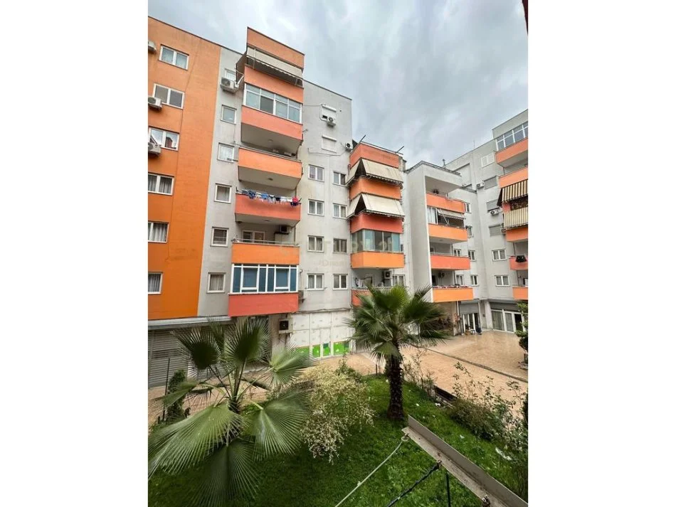 Tirane, shitet apartament 1+1 Kati 1, 73 m² 130.000 € (Jordan Misja)