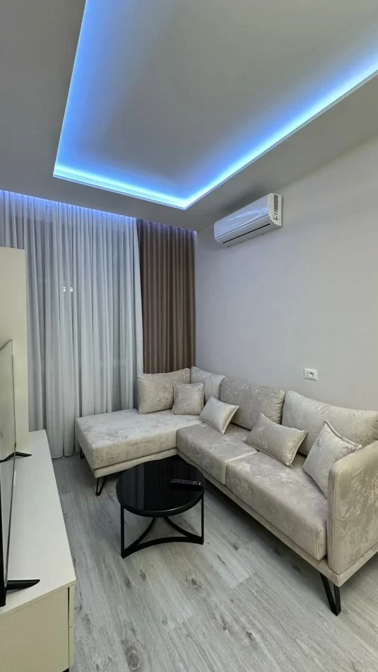 Tirane, jepet me qera apartament 1+1 Kati 2, 55 m² 500 € (Selvia)