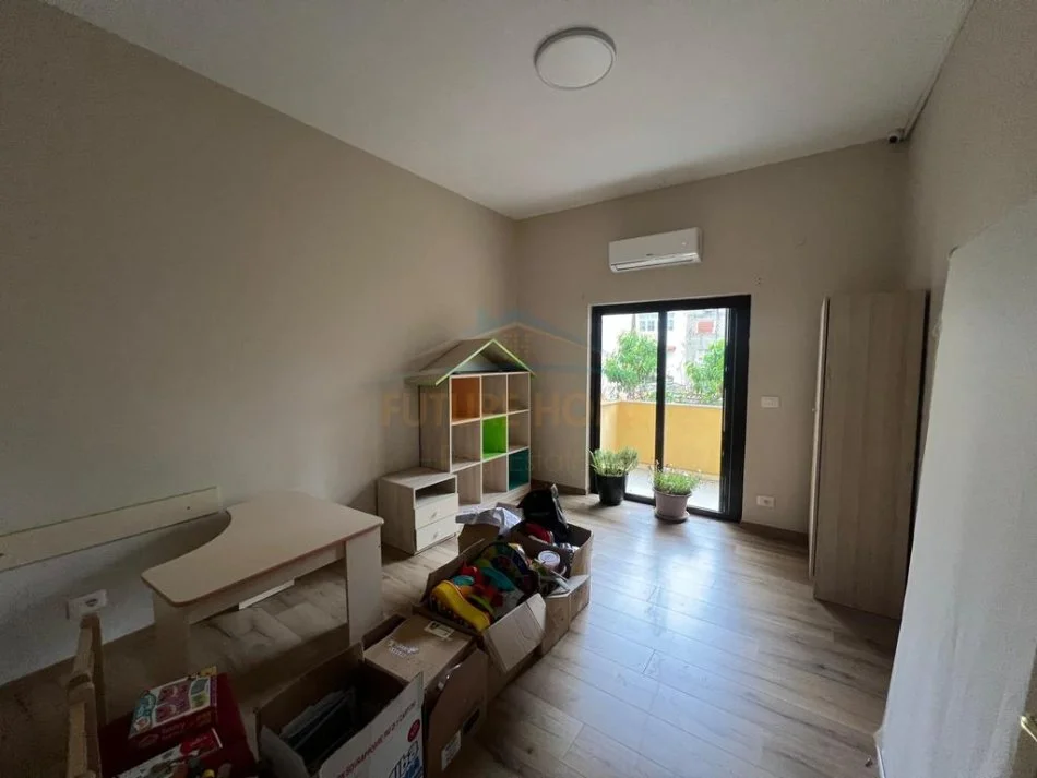 Tirane, jepet me qera Vile , (MJULL BATHORE)