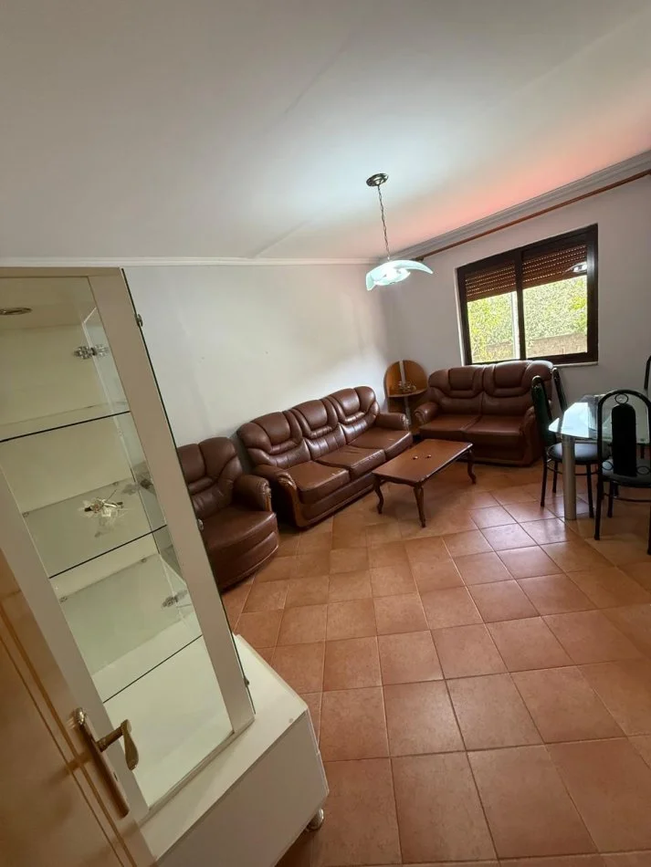 Tirane, shitet apartament 2+1 Kati 2, 72 m² 115.000 € (Ali Demi)