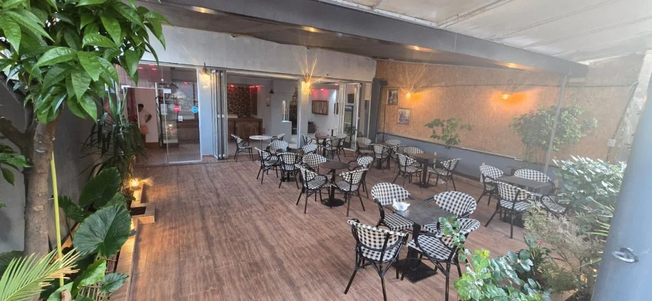 Tirane, jepet me qera ambjent biznesi Kati 0, 200 m² 700 € (Rruga e Elbasanit)