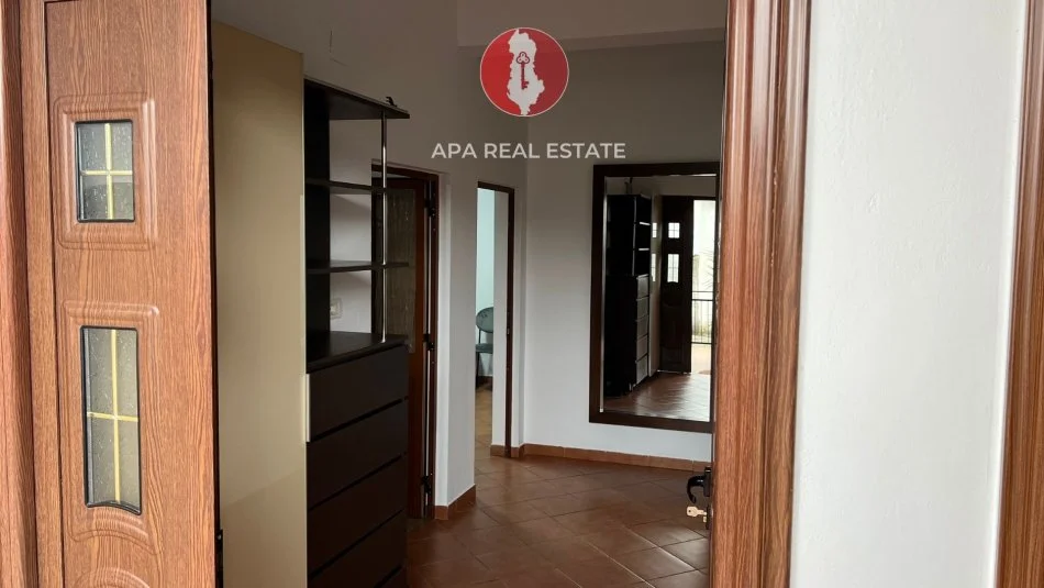 Tirane, jepet me qera apartament 1+1 Kati 0, 450 € (Rruga Elbasanit)