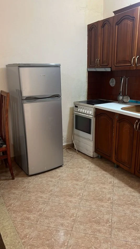 Tirane, jepet me qera apartament 1+1 Kati 1, 60 m² 300 € (Nënstacioni Elektrik)