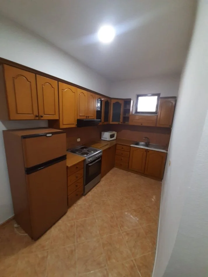 Tirane, jepet me qera apartament 1+1 Kati 1, 60 m² 350 € (Siri Kodra)