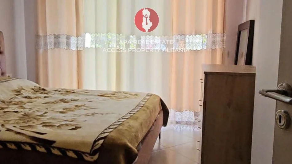 Tirane, jepet me qera apartament 1+1+Ballkon Kati 4, 390 € (KMZ Pallatet Cabej)