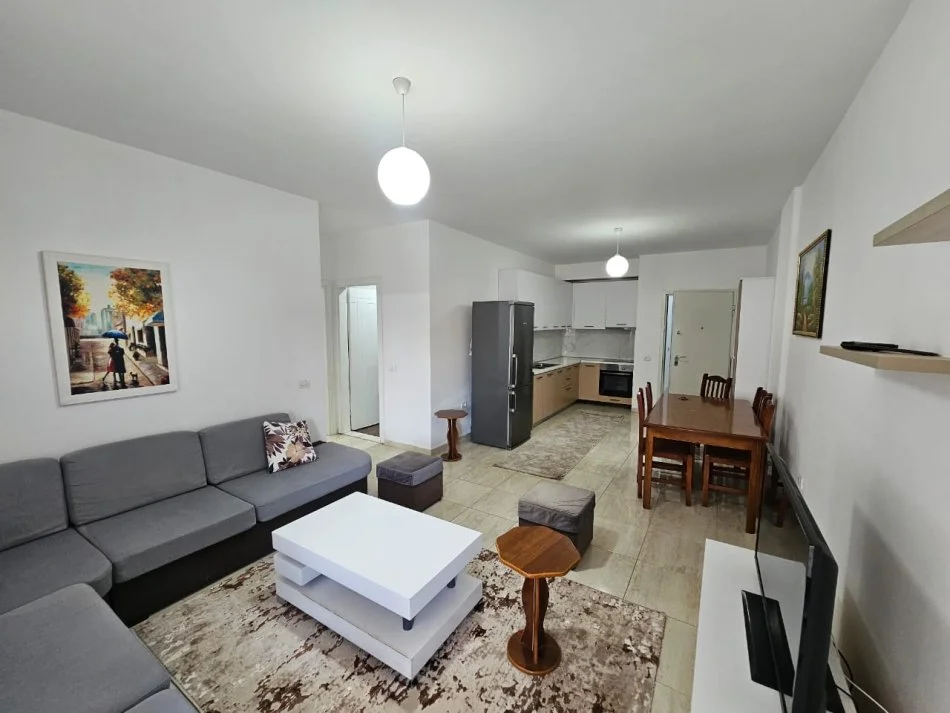 Tirane, jepet me qera apartament 2+1 Kati 2, 90 m² 700 € (Prane Kika 2)
