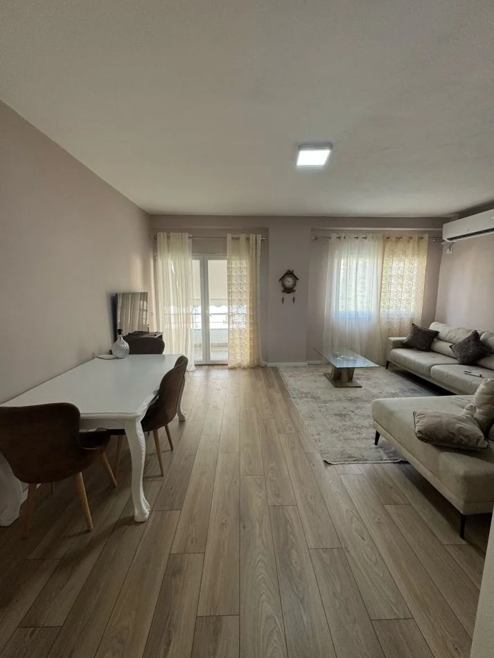 Tirane, jepet me qera apartament 2+1 Kati 4, 100 m² 400 € (Fresk)