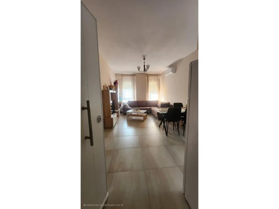 Tirane, shes apartament 1+1 Kati 5, 59 m² 88.500 € (ali demi)