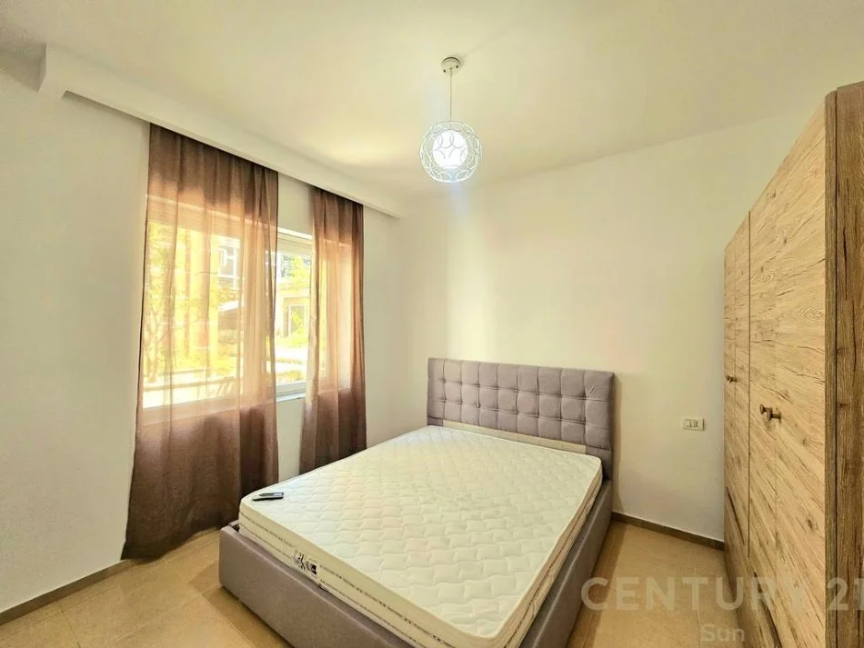Tirane, jepet me qera apartament+verande | Penthouse 2+1 Kati 2, 100 m² 500 € (kopshti botanik)