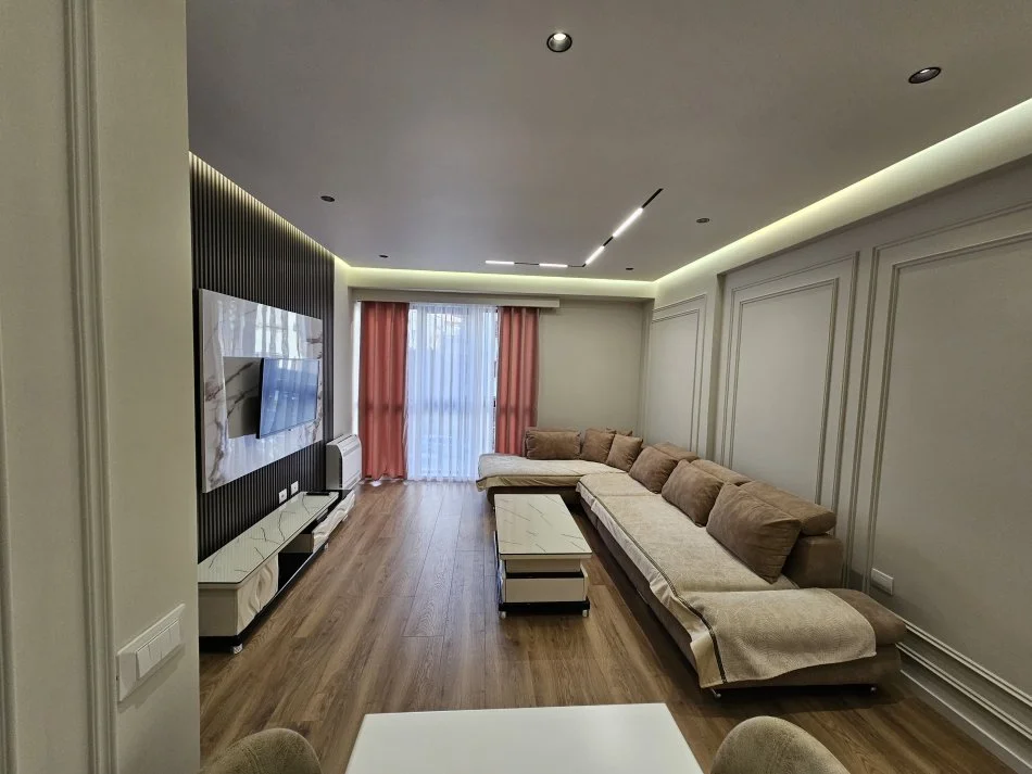 Tirane, jepet me qera apartament 1+1 Kati 1, 70 m² 500 € (Urban Gate Astir)