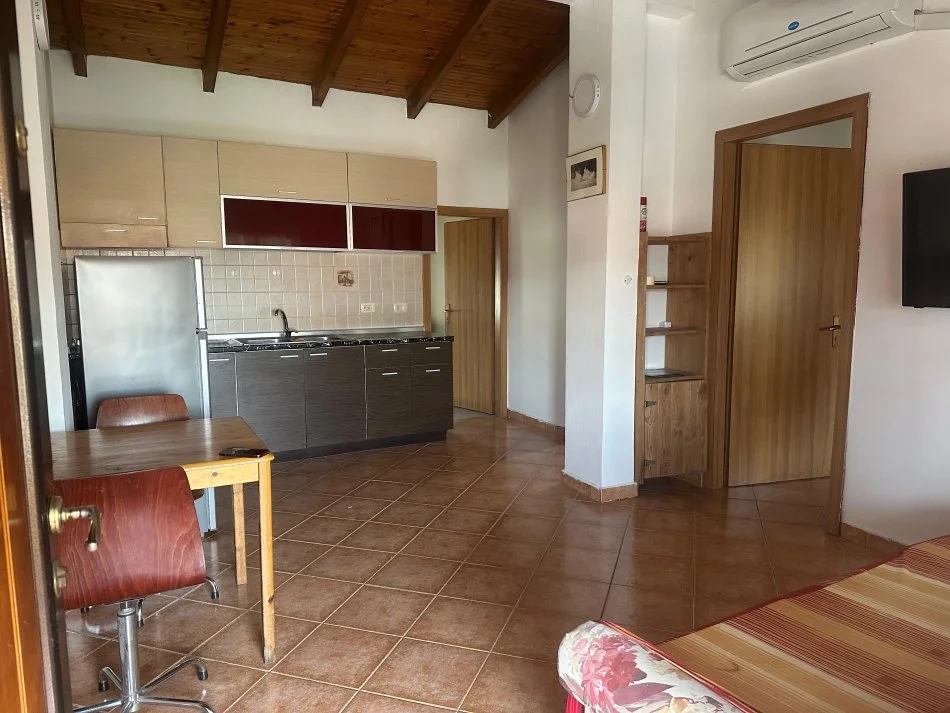 Tirane, jepet me qera apartament 2+1 Kati 4, 80 m² 400 € (Siri Kodra)