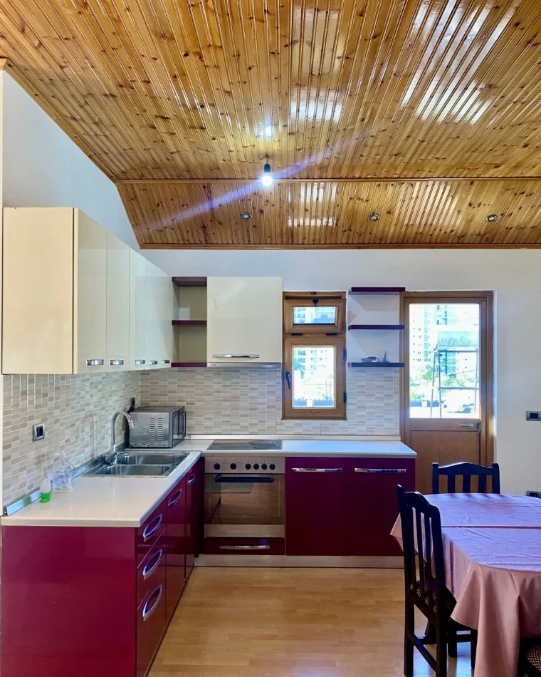 Tirane, jepet me qera apartament 2+1 Kati 3, 100 m² 500 € (Fusha Aviacionit)