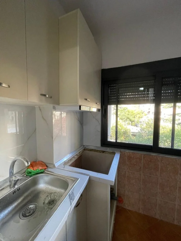 Tirane, jepet me qera apartament 1+1 Kati 3, 35 m² 450 € (21 Dhjetori)