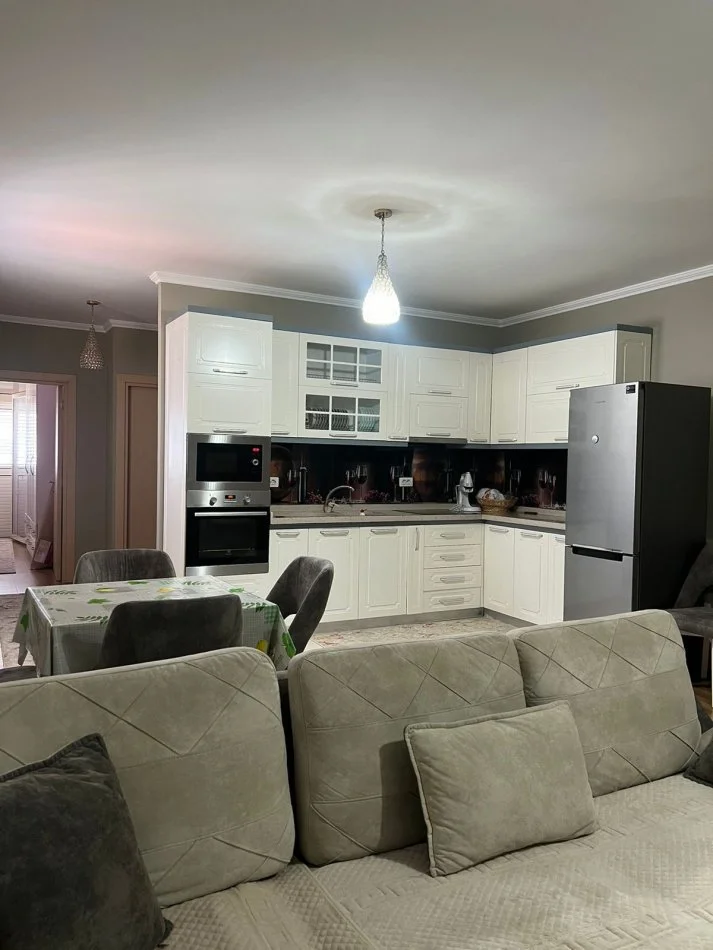 Tirane, jepet me qera apartament 2+1 Kati 8, 110 m² 700 € (Don Bosko)