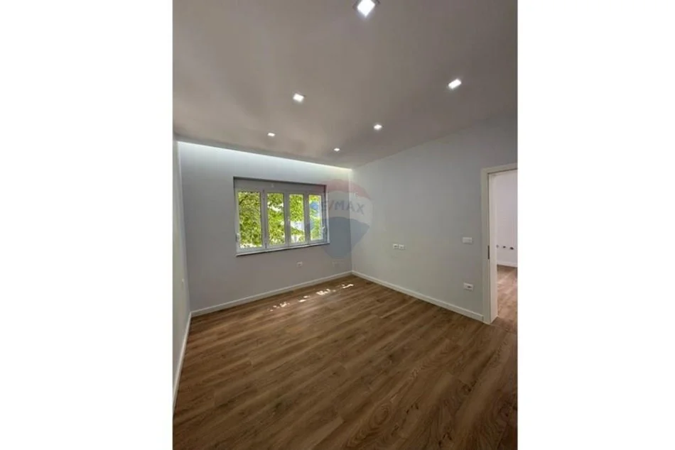 Tirane, shitet apartament 3+1 Kati 2, 91 m² 239.000 € (Rruga Myslym Shyri)