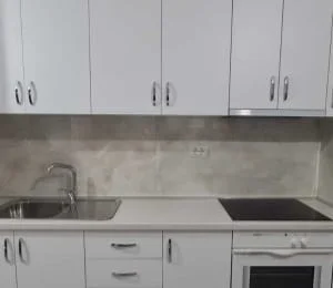 Tirane, jepet me qera apartament 1+1 Kati 2, 60 m² 360 € (Rruga e Elbasanit)