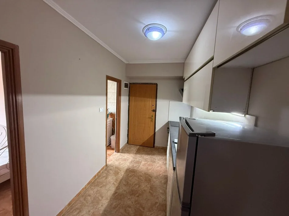Tirane, jepet me qera apartament 2+1 Kati 4, 60 m² 400 € 
