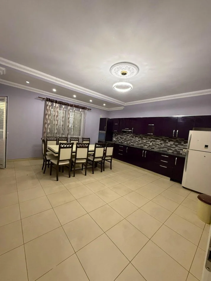 Tirane, jepet me qera apartament 2 Katshe Kati 1, 240 m² 1.500 € (Sauk)