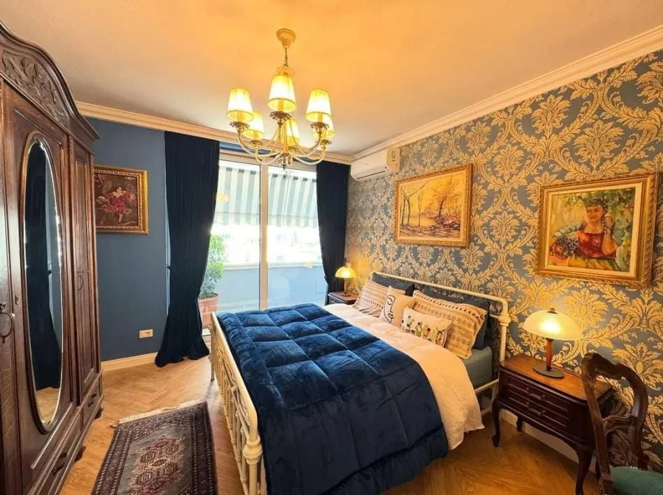 Tirane, jepet me qera apartament 2+1+Ballkon Kati 4, 160 m² 2.500 € (Air Albania)