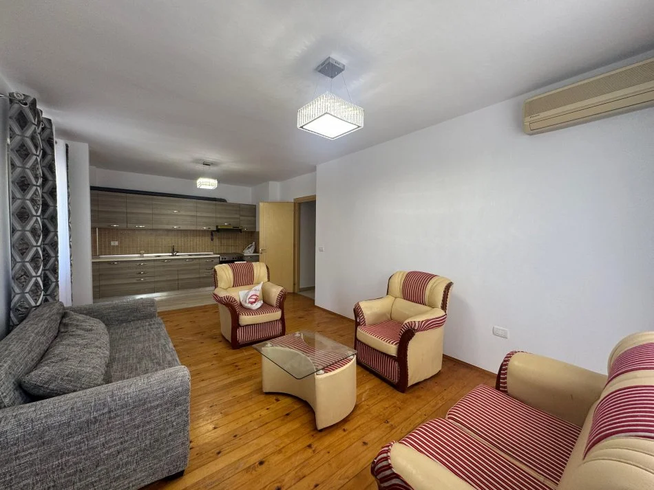 Tirane, jepet me qera apartament 2+1 Kati 4, 106 m² 400 € (RRUGA MUHAMET DELIU)