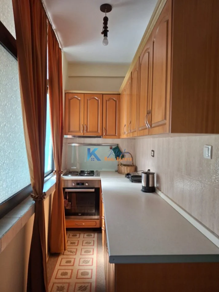 Tirane, jap me qera apartament 2+1+Aneks+Ballkon Kati 2, 90 m² 700 € (Myslym Shyr, pas Gjykates se Larte)