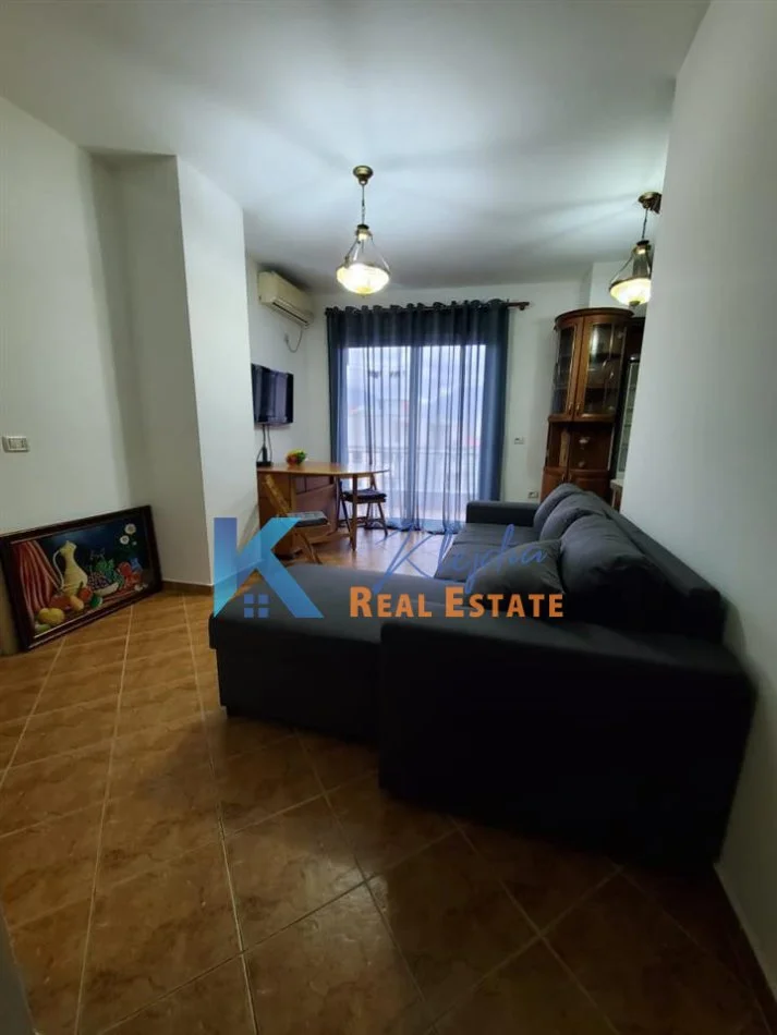 Tirane, jap me qera apartament 2+1+Ballkon Kati 3, 60 m² 550 € (2+1 per qira te Mine Peza, afer Prokurorise)