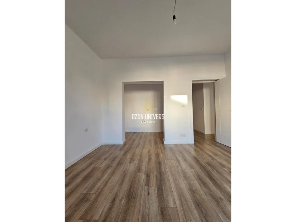 Tirane, shitet apartament 2+1+Ballkon Kati 5, 65 m² 167.000 € (Rruga e Kavajës)