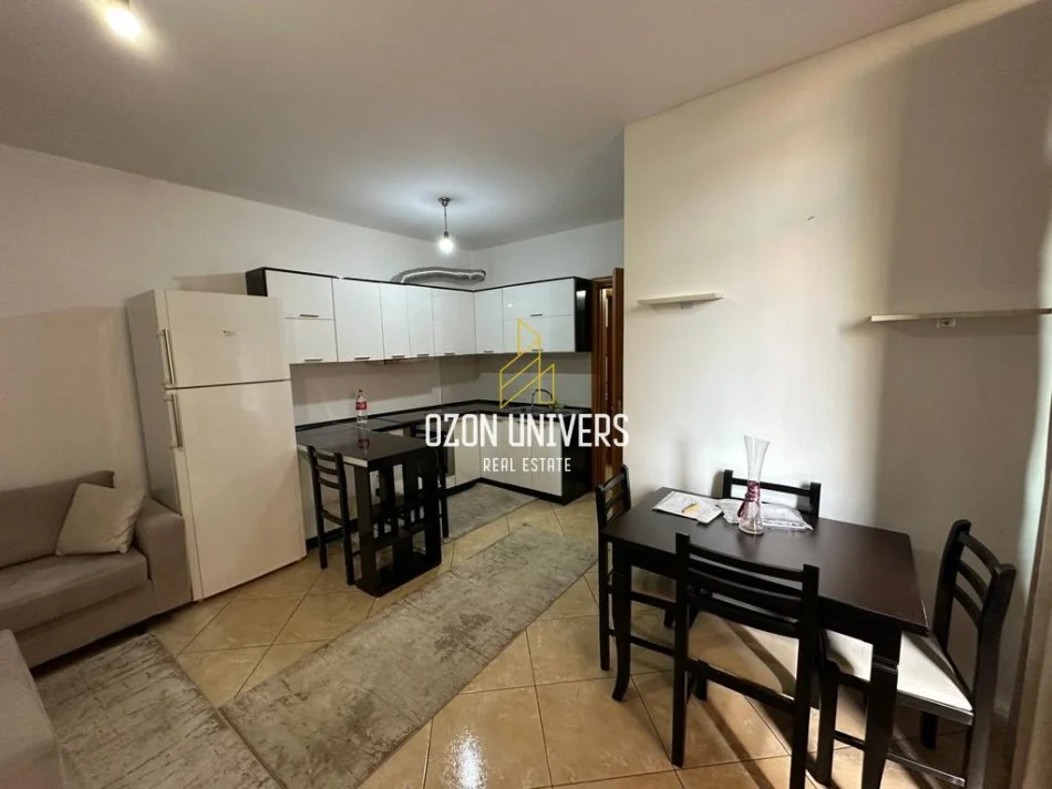 Tirane, jepet me qera apartament 1+1 Kati 2, 58 m² 600 € (rruga kostandin kristoforidhi)