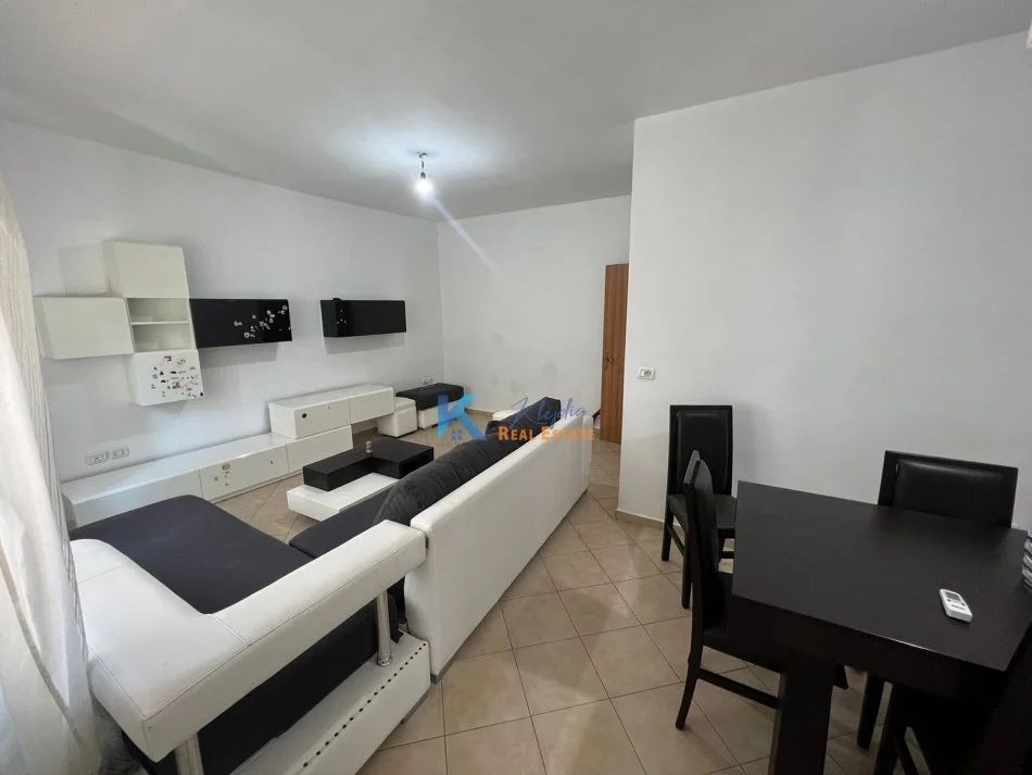 jepet me qera apartament Kati 3, 85 m² 500 € (Kodra e Diellit – Afer Eleonores)