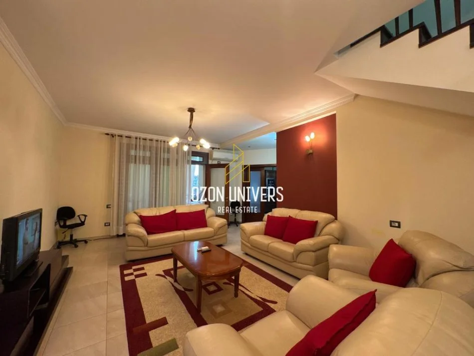 Tirane, jepet me qera apartament 3+1+Aneks+Ballkon Kati 3, 163 m² 700 € (Kodra e Diellit)