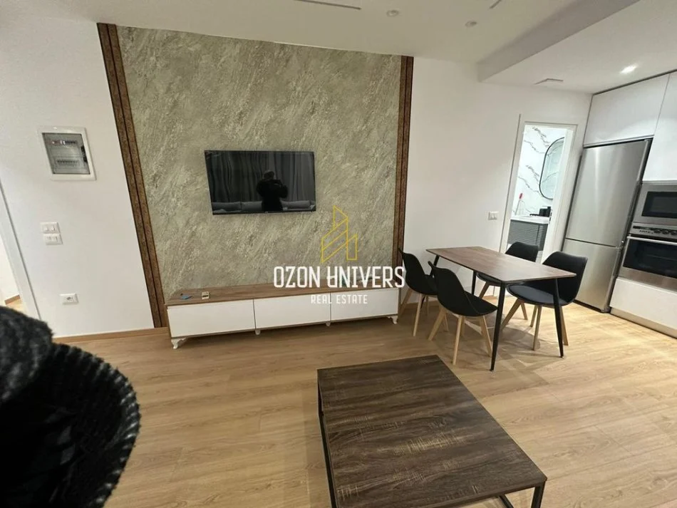 Tirane, jepet me qera apartament 1+1 Kati 1, 57 m² 700 € (Pranë Ringu-t – Zogu i Zi)