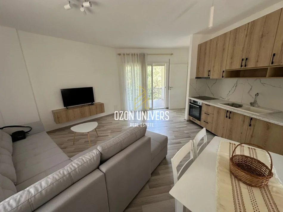 Tirane, shitet apartament 1+1+Ballkon , 99.000 € 
