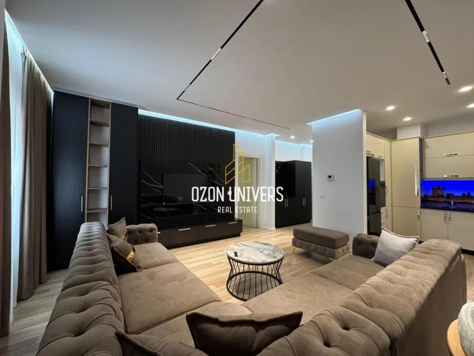 Tirane, jepet me qera apartament 2+1+Ballkon Kati 4, 140 m² 1.200 € (Ring Center, Zogu i Zi)
