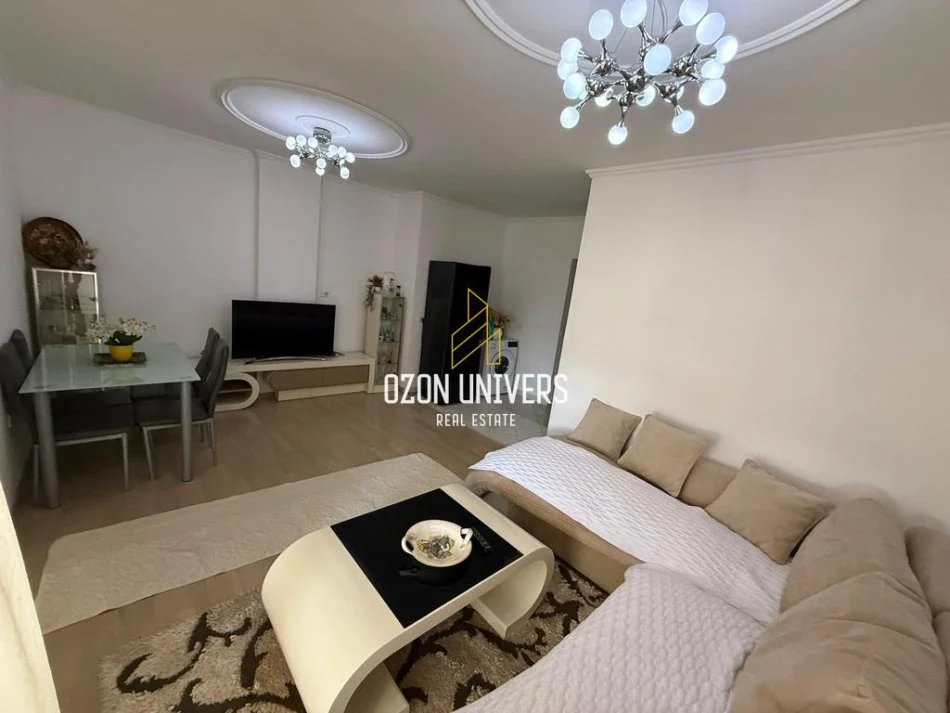 Tirane, jepet me qera apartament 1+1 Kati 5-të,  500 €
