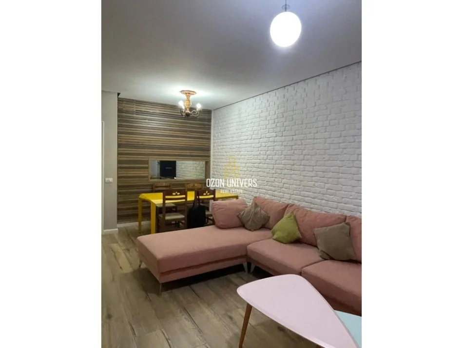 Tirane, jepet me qera apartament 2+1 Kati 5, 120 m² 550 €
