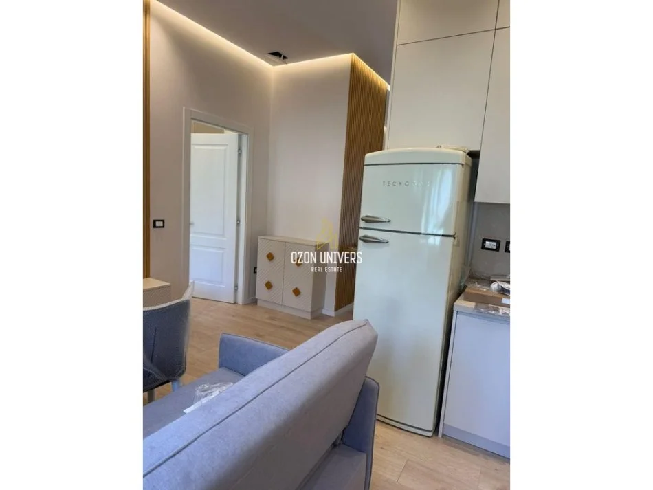 Tirane, jepet me qera apartament 1+1 Kati 1, 55 m² 700 €