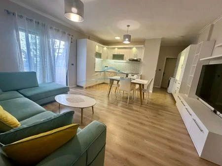 Tirane, jepet me qera apartament 1+1 Kati 2, 73 m² 600 € 