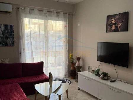 Tirane, jepet me qera apartament 1+1 Kati 5, 56 m² 490 € 