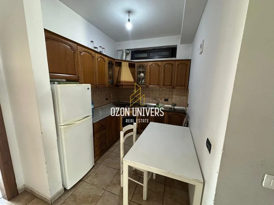 Tirane, jepet me qera apartament 3+1 Kati 6, 100 m² 700 € (Rruga Haxhi Hysen Dalliu)