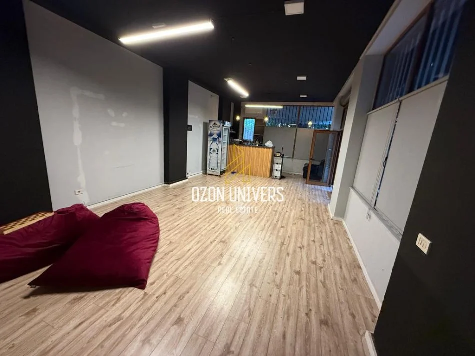 Tirane, jepet me qera lokal Kati 0, 65 m² 700 € (Rruga Elbasanit)