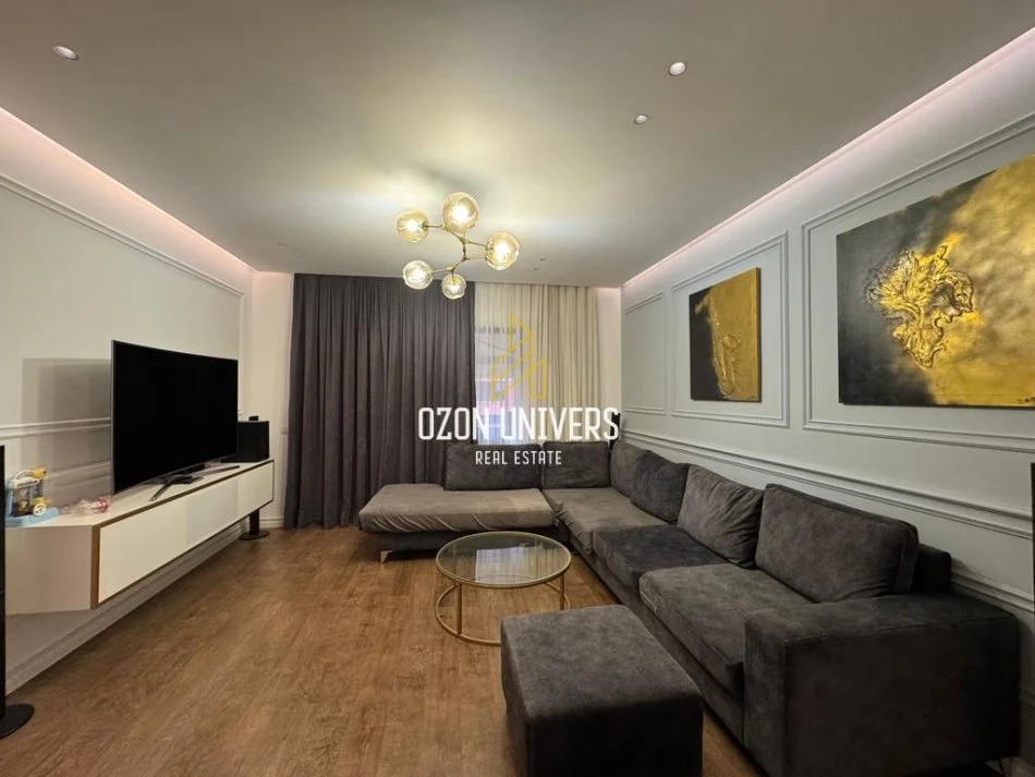 Tirane, jepet me qera apartament 2+1 Kati 5, 95 m² 700 € (Green City Rezidence)