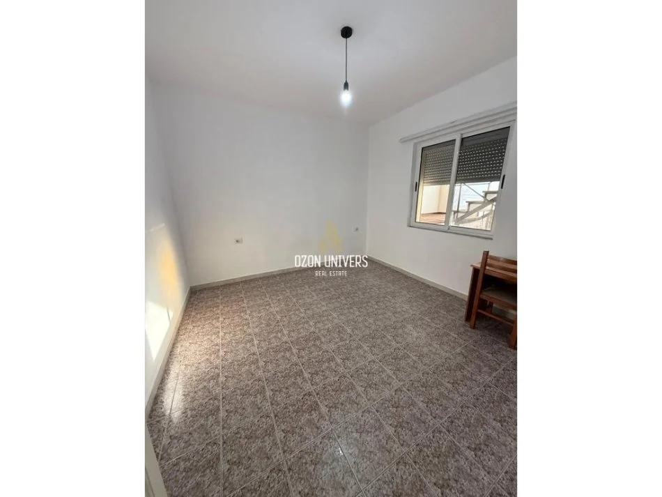 Tirane, jepet me qera ambjent biznesi Kati 2, 95 m² 700 € (Myslym Shyri)
