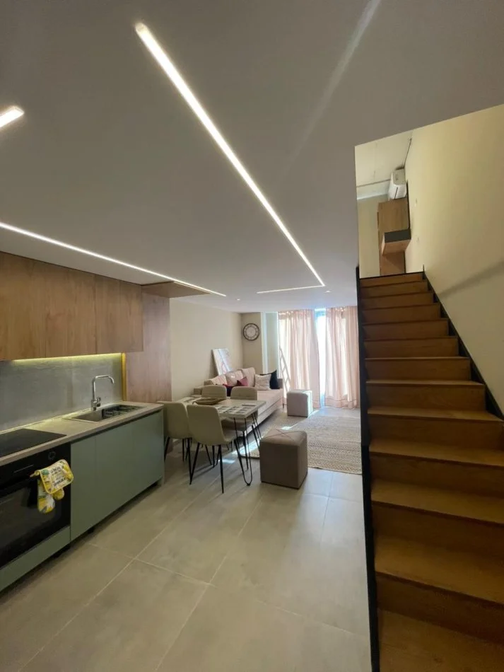 Tirane, jepet me qera apartament 1+1+Ballkon , 70 m² 120.000 € 