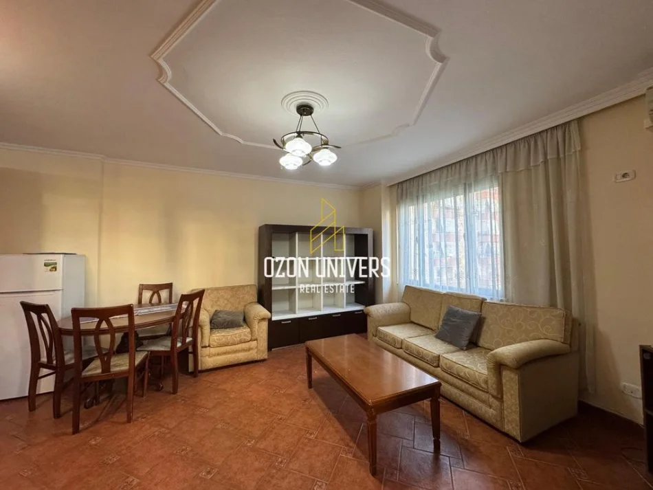 Tirane, jepet me qera apartament 2+1+Ballkon Kati 4, 111 m² 600 € (Ish Ekspozita)