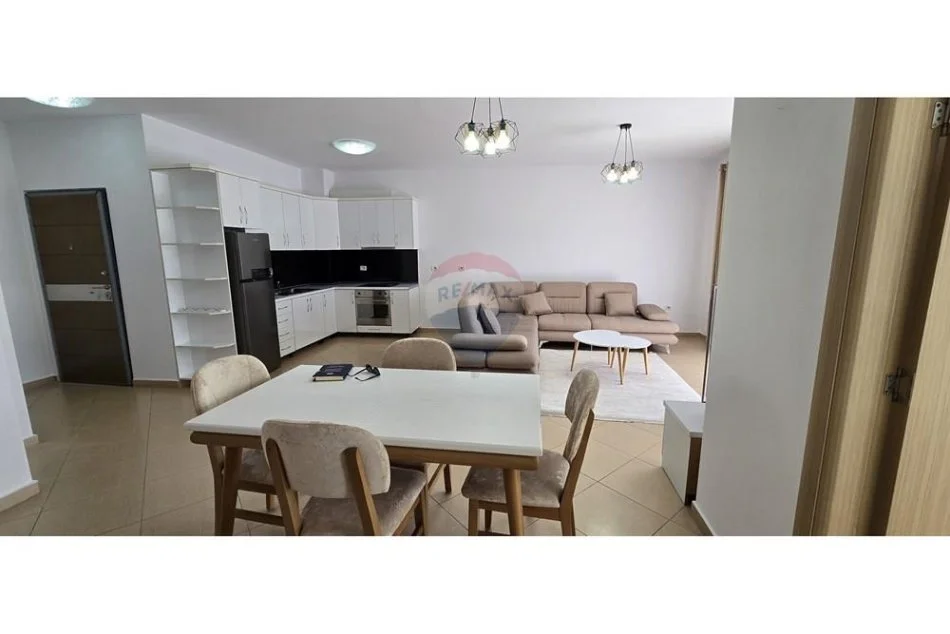 Tirane, jepet me qera apartament 2+1+Aneks+Ballkon , 119 m² 800 € (Kompleksi Panorama)